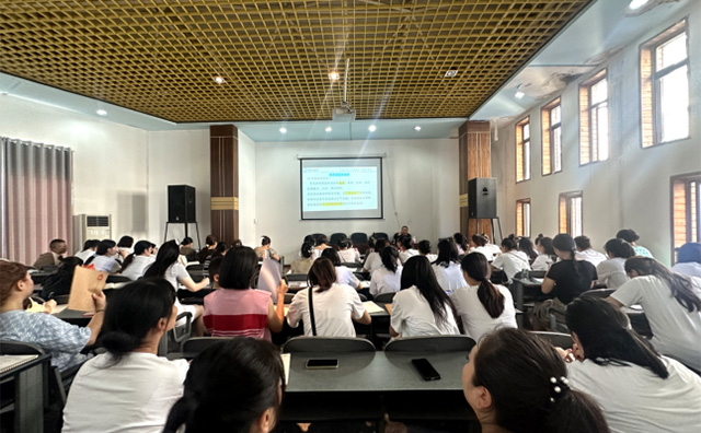 邻水县医校联手为幼健康培训，晨检机器人为每日晨检赋能