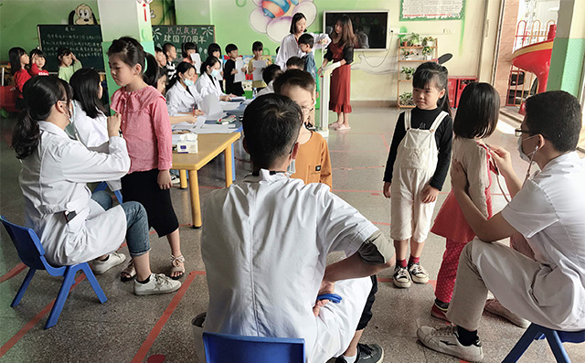 中山街道卫生服务为幼儿园体检，筛查疑似病症，可以这样做