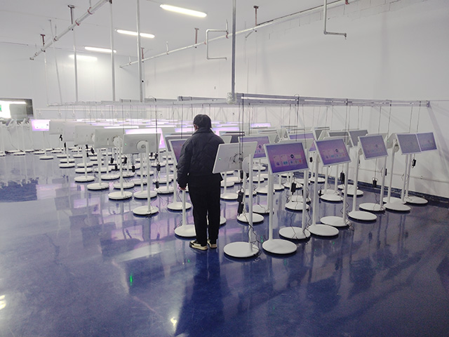 明升MS88科技员工正在如火如荼地加班加点赶闺蜜机